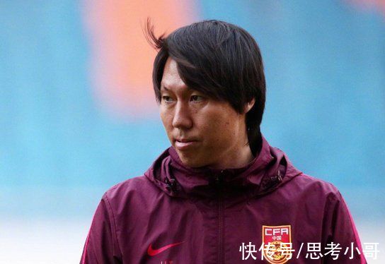 主帅|李铁下课后首亮相!与新主帅李霄鹏合影很开心，心情丝毫未受影响