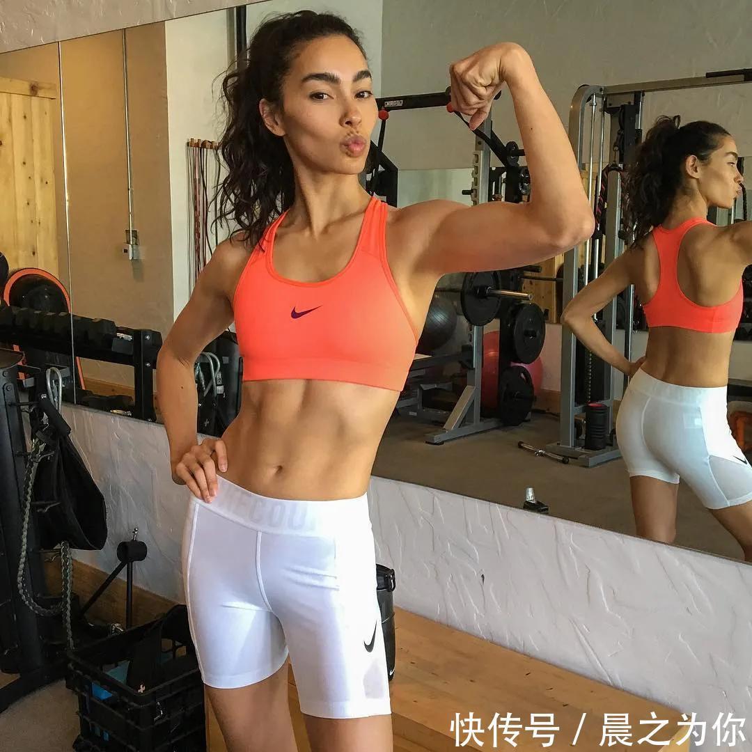 打底裤","m":"de152302f3c017393507e0184299af34f80c5d5","nlabel":"stat_367298847:zm.news.so.com:5b+r5LmQ5bCP6b6Z5YS/,pageType_zmt,glevel_3","ntag":"tfashion;sfashion_时尚;kfashion_1:打底裤;cfashion_P:时尚:针织毛衣:针织衫