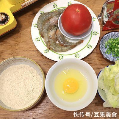 轻脂|#夏日开胃餐# 一人食轻脂早餐?全麦鸡蛋煎饼&amp;番茄大虾汤