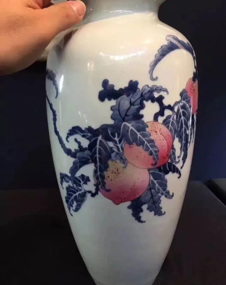 九桃“无款”王步，拍出600万天价，中国瓷器成为世界硬通货！