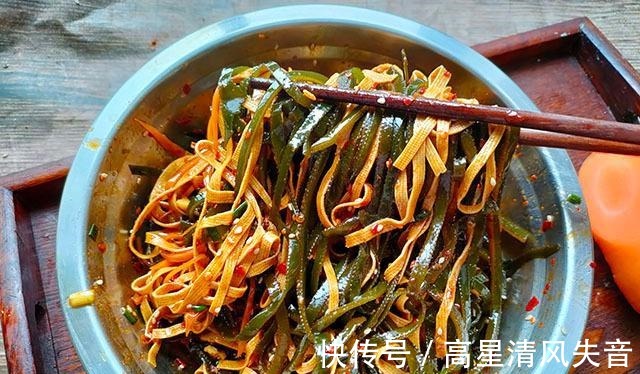 海带丝|这菜我家一周吃3回，食材烫一烫，浇点料汁拌一拌，天热吃真爽口！