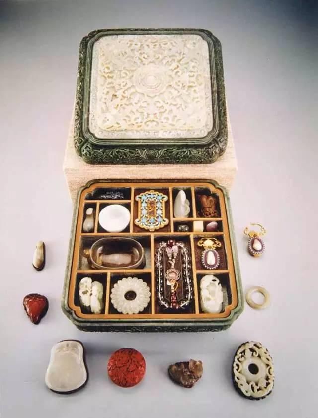  源于故宫博物院官网|古人的收纳盒，怎一个美字了得！