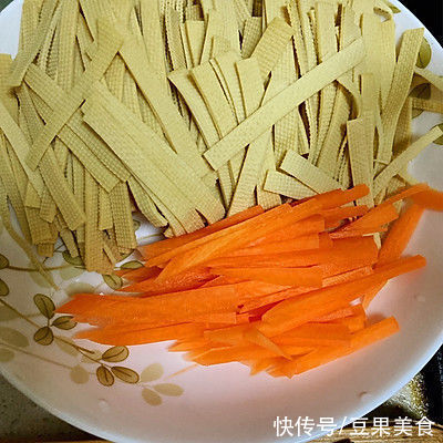 凉拌豆腐皮|营养和美味，都在这道凉拌豆腐皮里