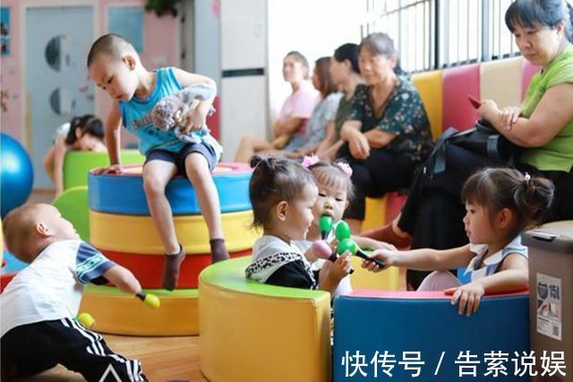 孩子|上幼儿园第一天,为何有的娃哭有的不哭不哭的娃多出自这些家庭