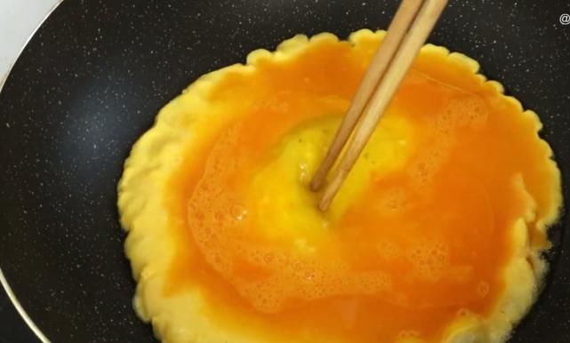 鸡蛋液|洋葱这么吃,血管不堵不得病,三高不近身,一辈子不受血栓困扰