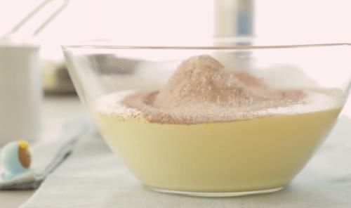  巧克力糯米糍，浓郁巧克力酱包裹软弹糯米糍，香甜可口