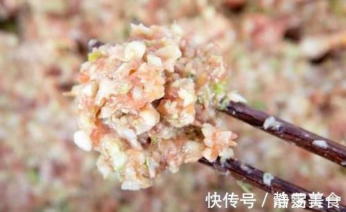肉馅|给肉馅去腥，加料酒还是加鸡蛋？分享正确做法，肉馅鲜嫩无腥味