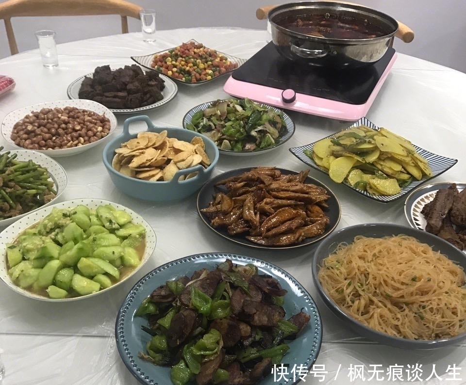 新房|这套130平新房太漂亮了,进屋就把人给迷住,电视墙实在抢眼!