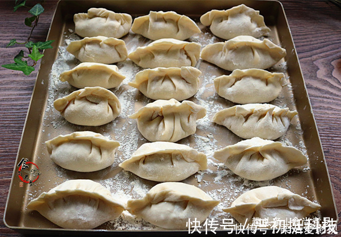 第一次用此食材调饺子馅,连生姜都免了,鲜香多汁,好吃到爆