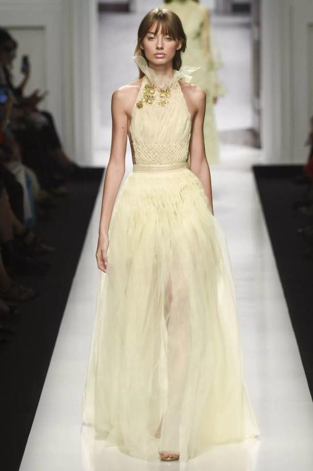 时装|干货丨时装大牌设计师都在用的手艺学会手工绣缀,给你的创意立裁加加餐