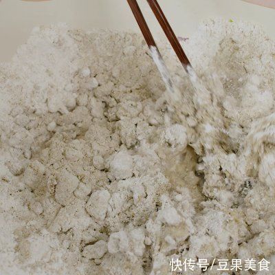 家常菜|传统苦荞麦粑粑，老一辈人的饱腹主食，蒸鸡吃是湖南地道家常菜