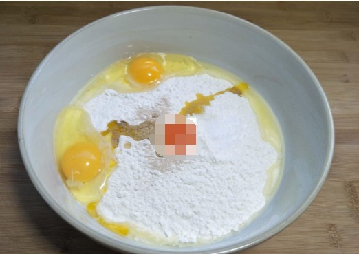 1斤面粉,2个鸡蛋,教你做空心小油条,蓬松柔软,做法简单快捷!