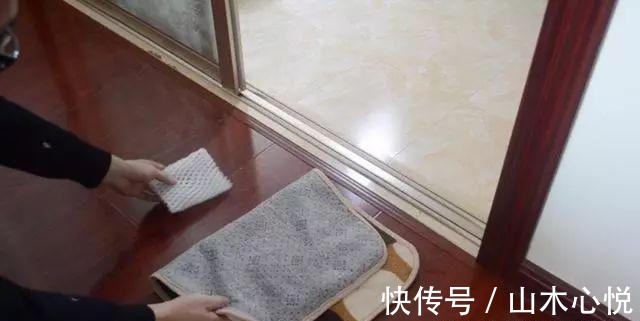 卫生间里放一个水果网套,一年省下不少钱,以后再也不舍得扔了