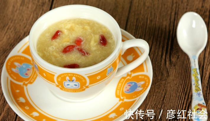 水淀粉|香甜好喝的玉米鸡蛋羹，细腻甜香，天天喝都不腻