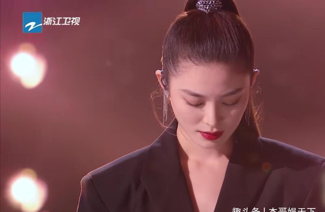 王靖雯|《好声音》专业评审团发话了，姚晓棠满票果然不是因为实力