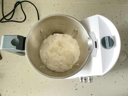 老妈闺女家小住，点餐要求吃菜卷子，女儿蒸了两大锅，全家吃美了