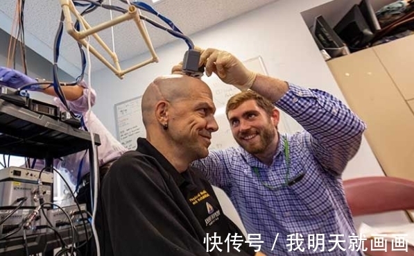 接口|赛博朋克2077现实版?大脑意念具现化,马斯克被甩几条街?