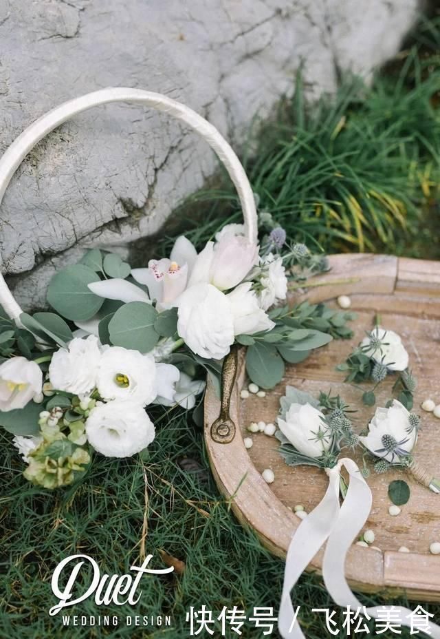 穿过这片森林，一起共赴人生美好，细雨中的户外婚礼