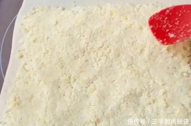 教你做奶香浓郁的奶香椰蓉棒,清香可口,比面包店的好吃!