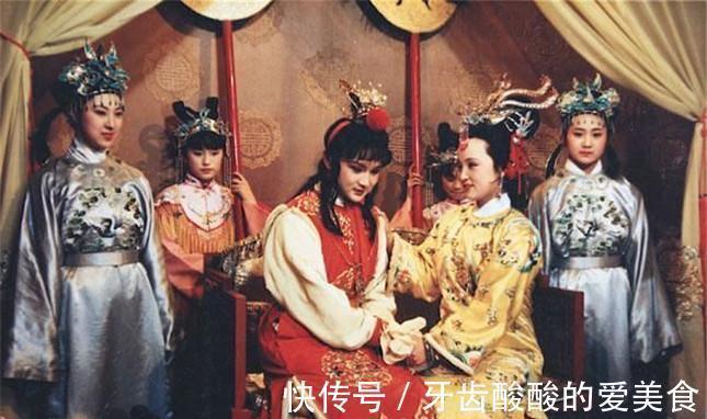 宝钗$细节露端倪:端阳节赐礼,元春只给黛玉挑选礼物,根本没理会宝钗