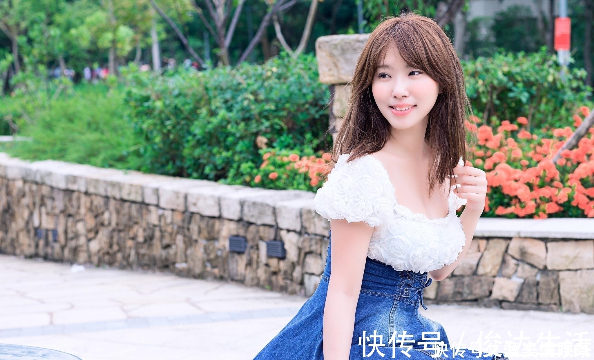 美女|时尚穿搭推荐:时尚美女唯美写真,青春、靓丽,简直美爆了