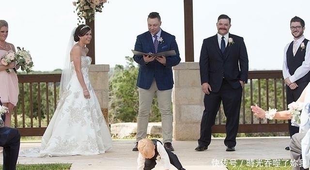 婚礼上所有人都一本正经,花童们却很任性