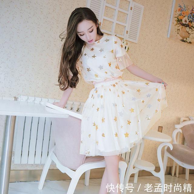 连衣裙 穿上修身连衣裙,美得像个小妖精