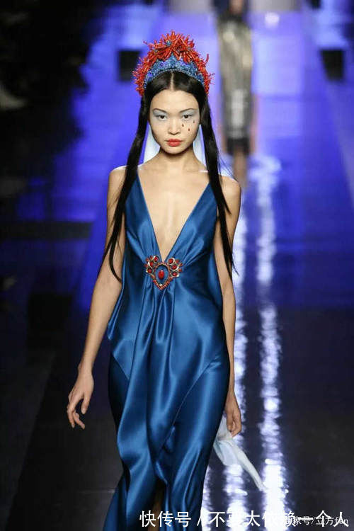 微微一笑@圣母泪妆为什么那么火怜悯众生的高级妆容