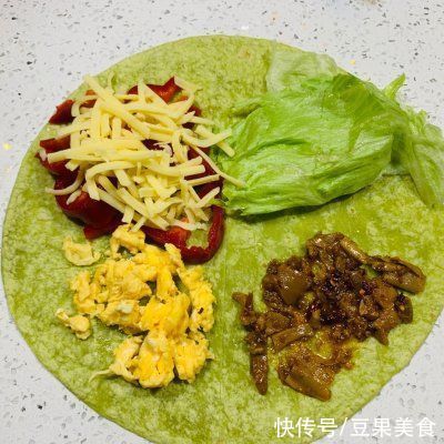 开胃解腻快手早餐之芝士蔬菜饼，一盘可不够