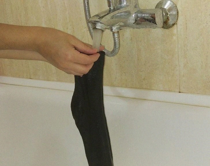 童年|16个你以前“一定做过”的蠢事,硬把磁铁吸起来就是童年