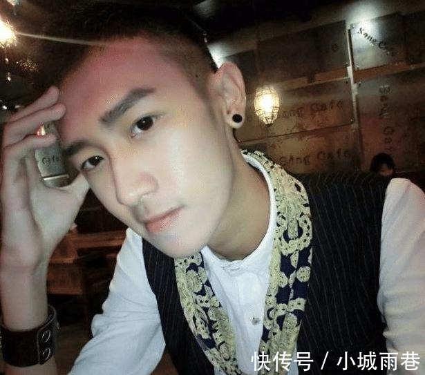 热天钓鱼开饵时用上这5招，不是跟你吹，大鱼看见就狂咬，半天就爆护！
