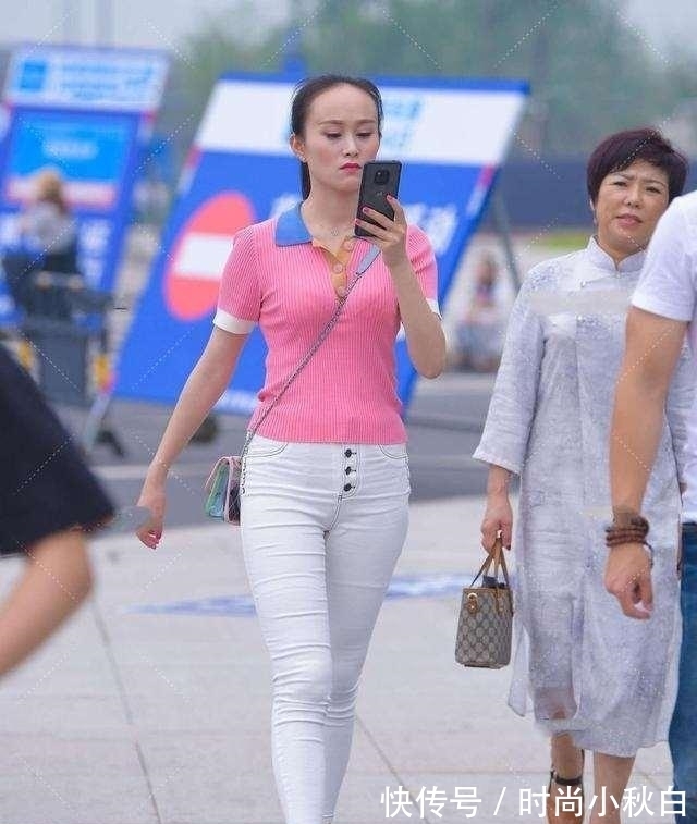 肩宽|打底裤搭配起来更抢镜,自然不突兀,带来时髦丽人风范
