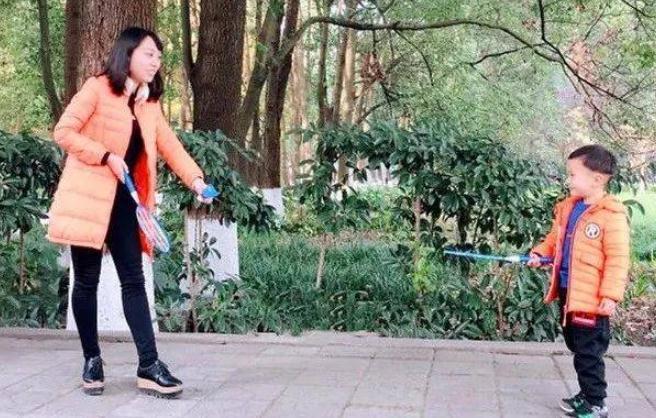 积食|孩子积食要不要饿一饿?家长记住3点做法,避免孩子积食,少生病