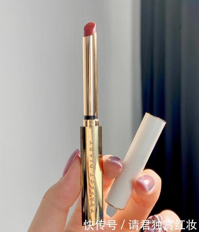 膏体|国货口红“真不行”完美日记被吐槽,花西子风评差,难怪用大牌