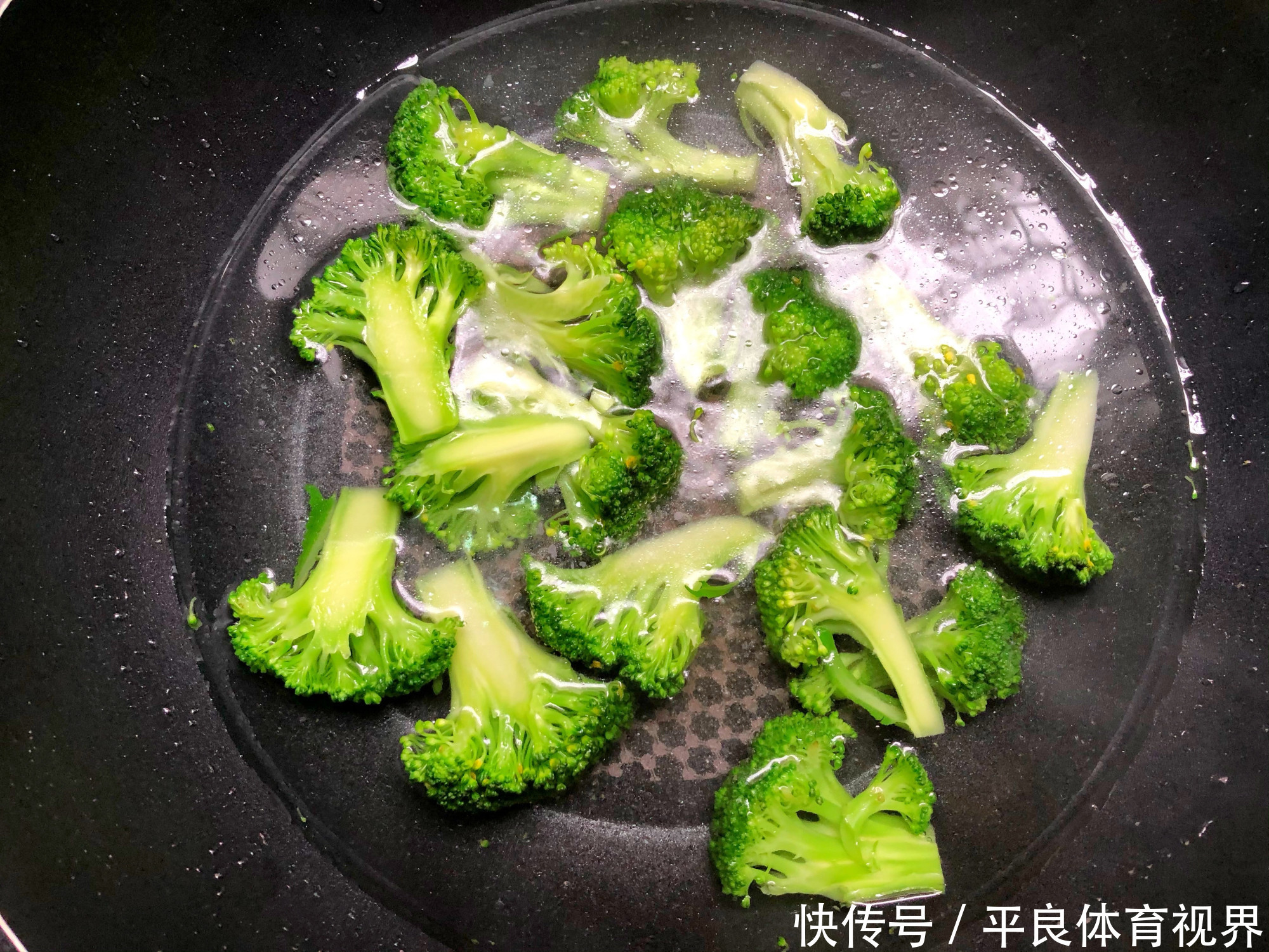 春天，我家最爱这道菜，营养全面味道好，大人孩子都喜欢