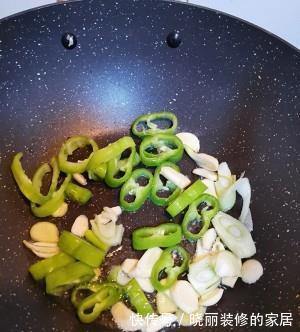 家常鱼肉菜谱，鱼头炖豆腐，做法简单，美味营养，超级下饭