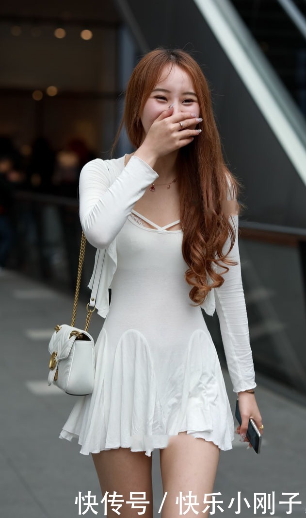 白白净净的微胖女孩,一看就带旺夫相,好想娶回家