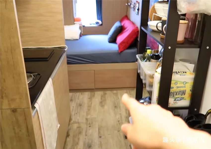 小房子|日本姑娘住进香港10㎡劏房,狭小的家,被这位90后整理得井井有条