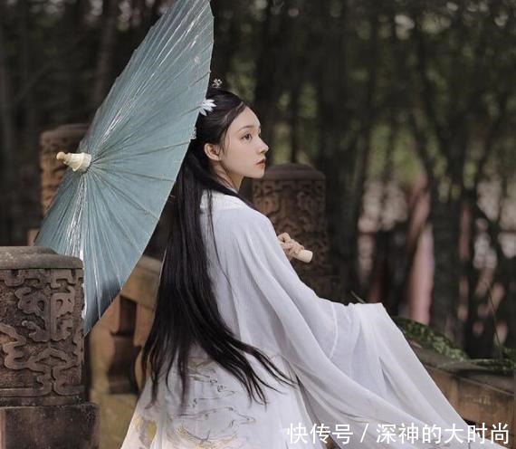 身旁|重生她睁眼醒来在破庙,衣衫褴褛,身旁还躺着瘸腿战神!