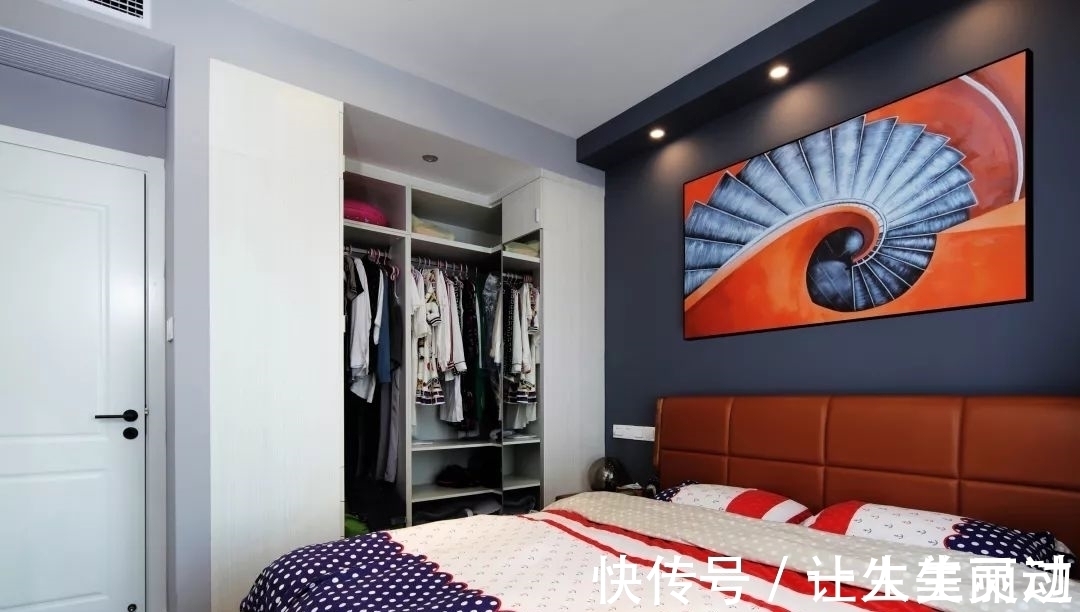 现代|68㎡现代北欧,深色系的简约空间,热情与温情的交织