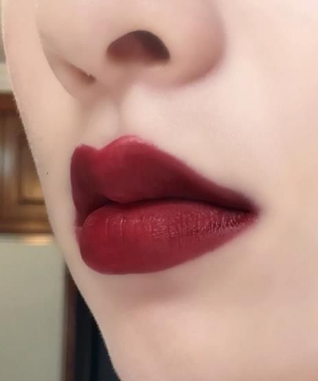 阿玛尼只晓得405就太后进了！这4个色彩也相配美艳，显白又高档