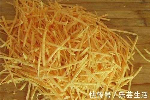 自从知道红薯能这么弄着吃,我连零食都不买了,一次做几斤都不够