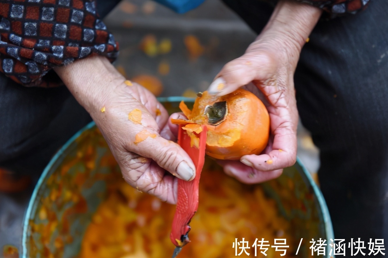 香甜|晒柿饼,直接晒就错了!多做2步,1周就能晒好,软糯香甜有嚼劲
