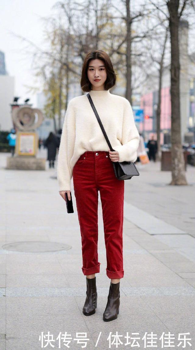 冬季穿搭拒绝平庸,实用的“毛衣+长裤”学起来,基础款也很时髦