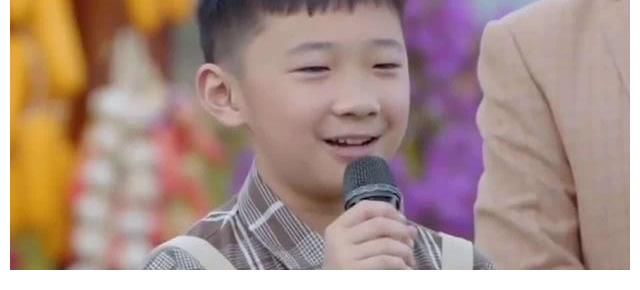 無需美貌，卻讓人一見傾心的“奇葩辯手”傅首爾，為何熱度不減？