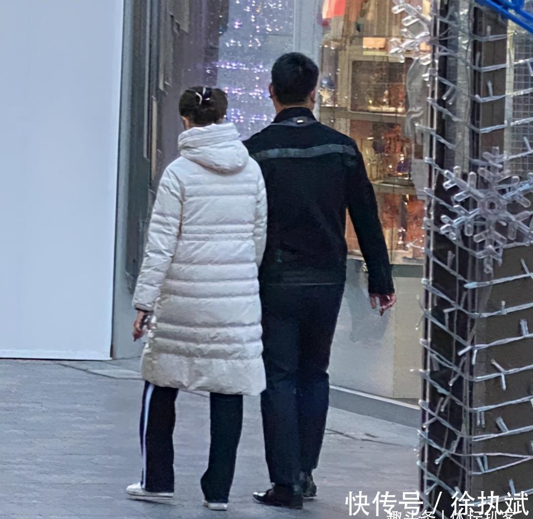 国乒女队|丁宁恋情曝光!和神秘男牵手逛街,球迷哭了:像自家女儿出嫁了