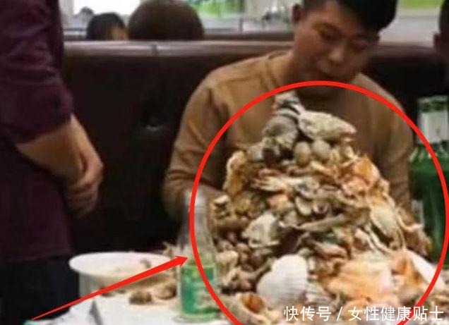 老板|1男子在自助餐厅,吃了30多斤海鲜,老板随之把他“赶”走了