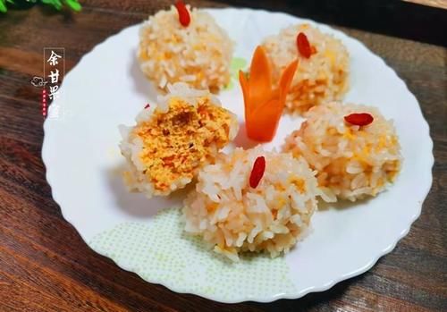 鸡肉|胡萝卜鸡肉丸子,简单几步即成,蒸一蒸,鲜嫩味美