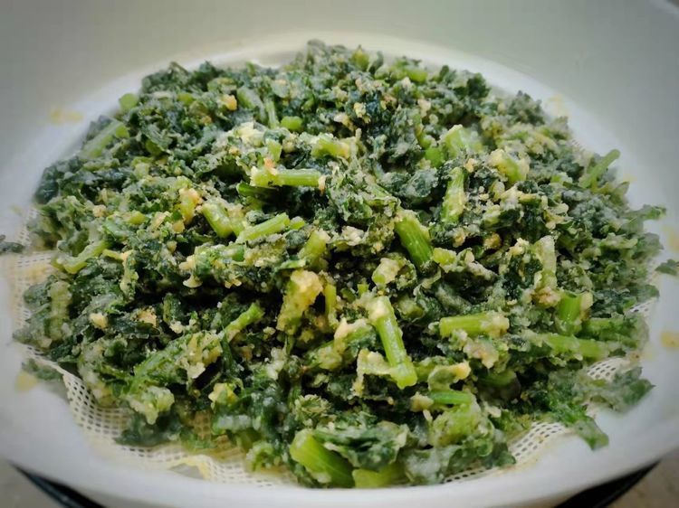 玉米面|冬季,这碱性蔬菜要多吃,改善失眠还润肺,做成蒸菜特别好吃!