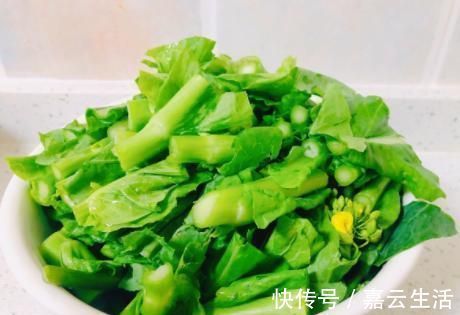 油菜苔|维C比柠檬还高的蔬菜，5块钱买一把，简单一炒，不放肉也特鲜